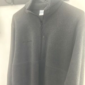 Men’s Columbia 1/4 zip pullover.